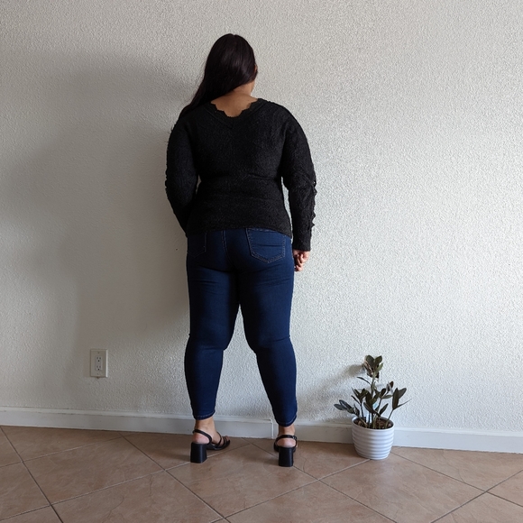 Ee: some Sweater - Picture 5 of 6